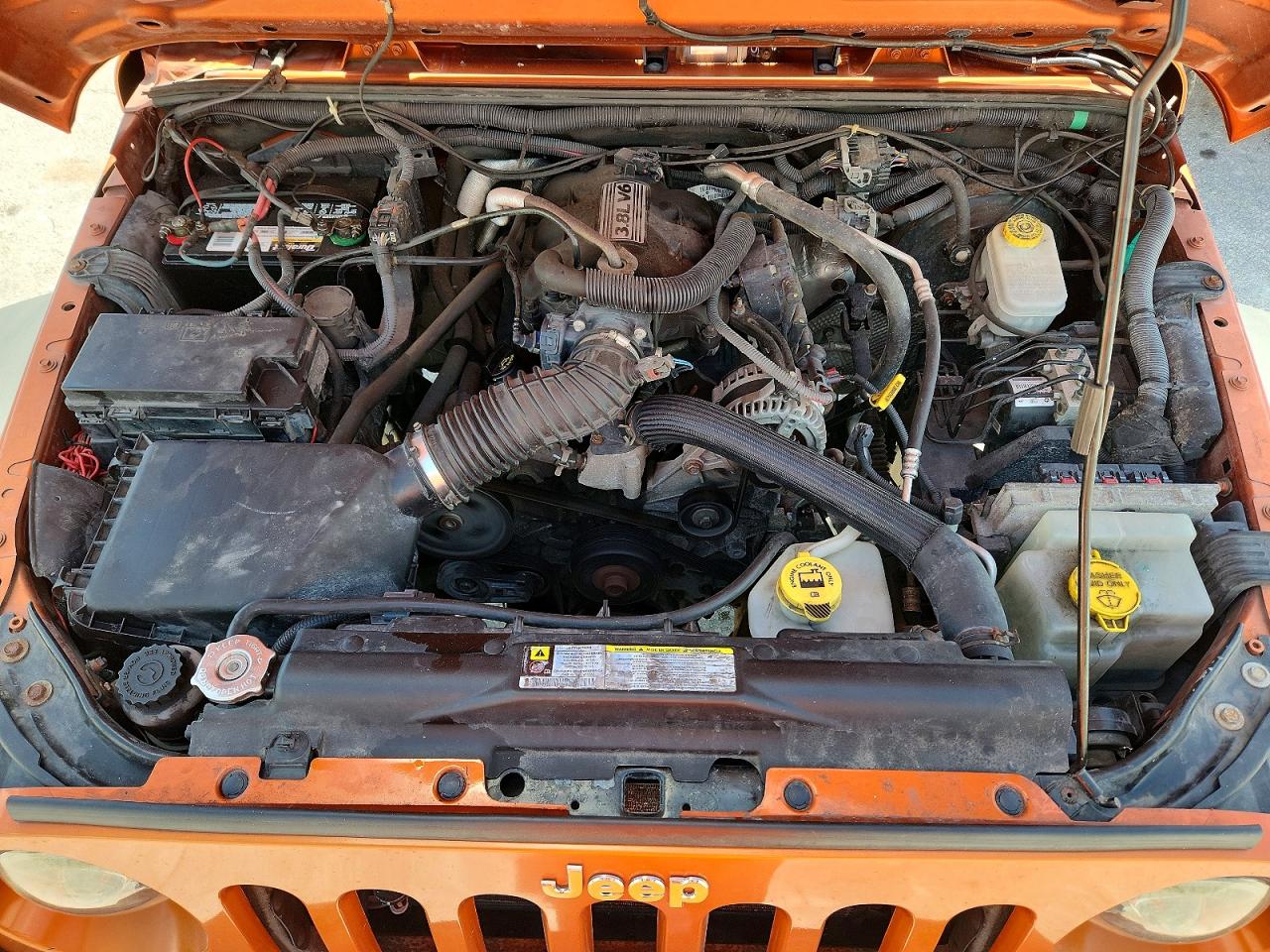 2011 Jeep Wrangler Sport Orange vin: 1J4AA2D16BL574551