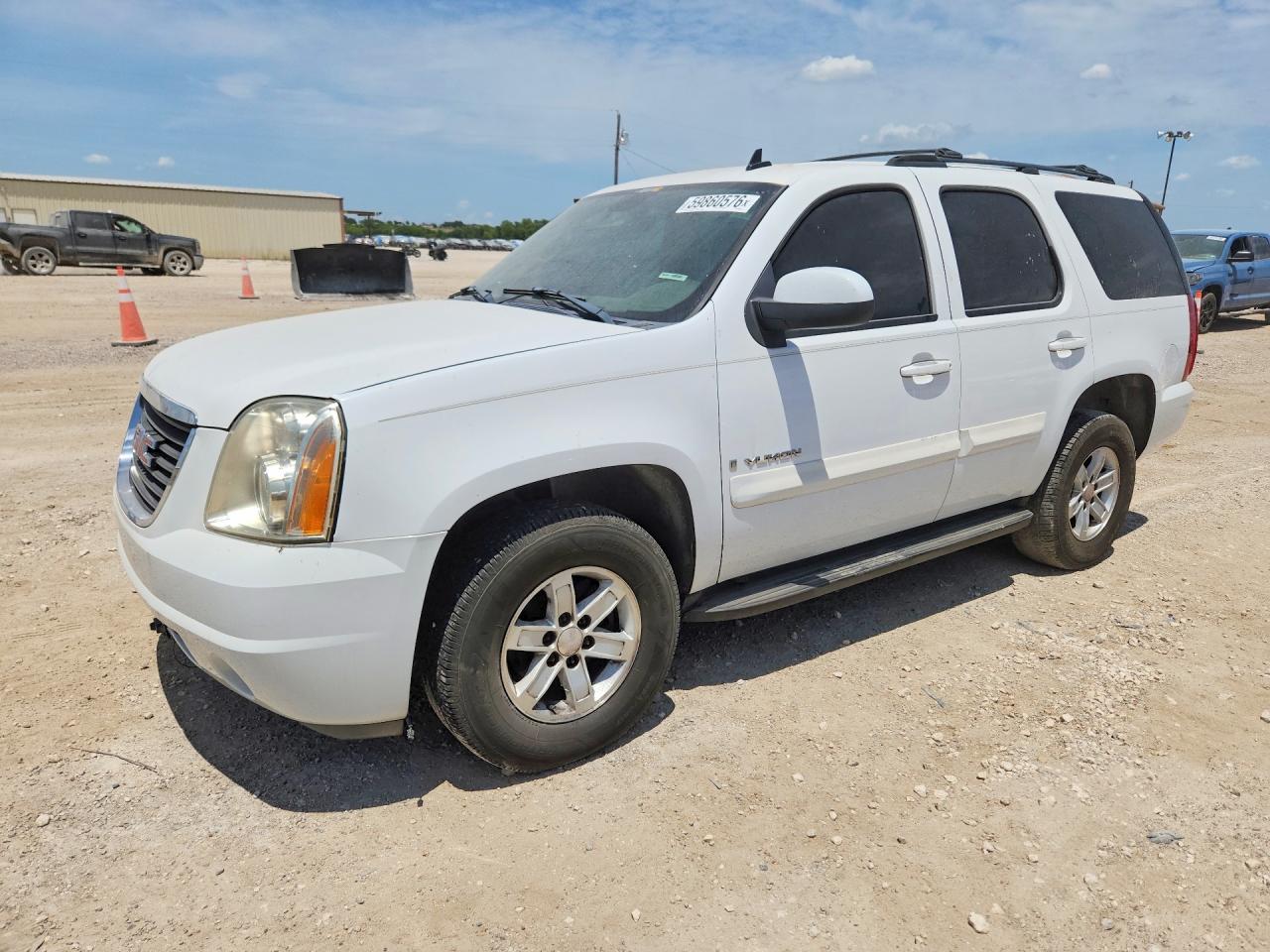 2007 Gmc Yukon White vin: 1GKFC13J67R128880