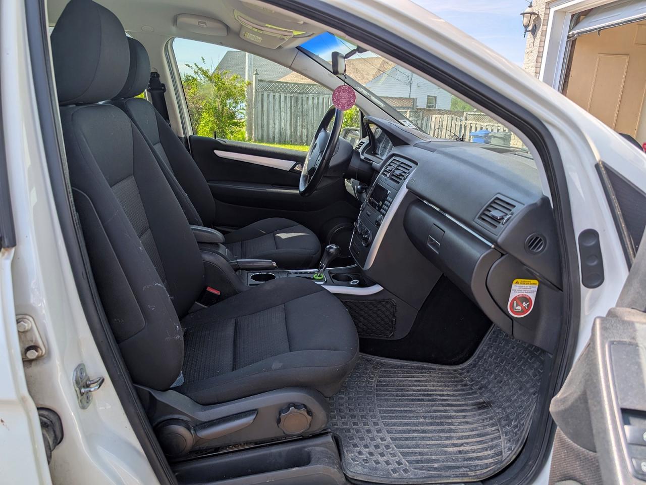 2008 Mercedes-benz B200 White vin: WDDFH33XX8J322475