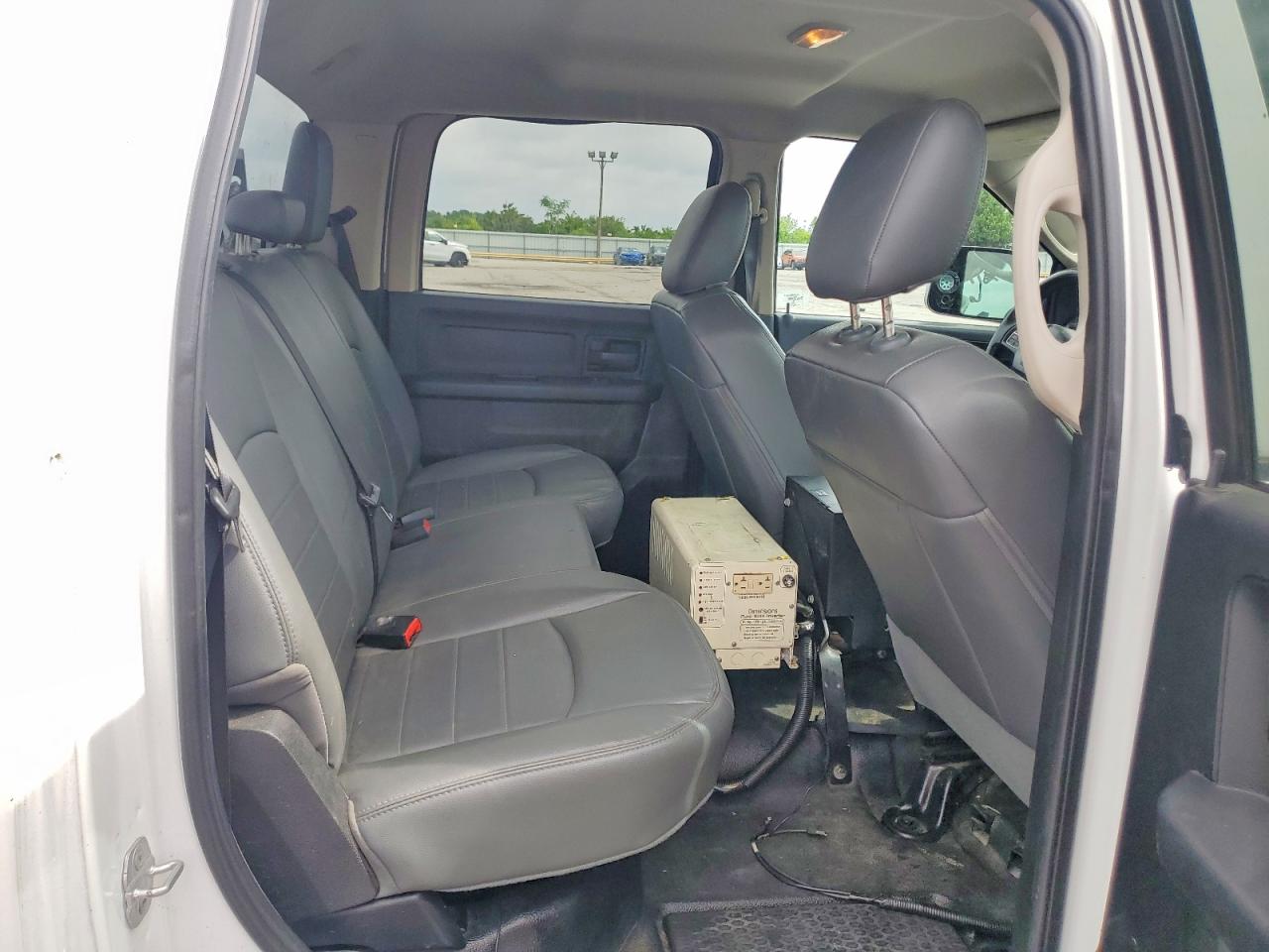 2014 Ram 2500 St White vin: 3C6TR5CT5EG207628