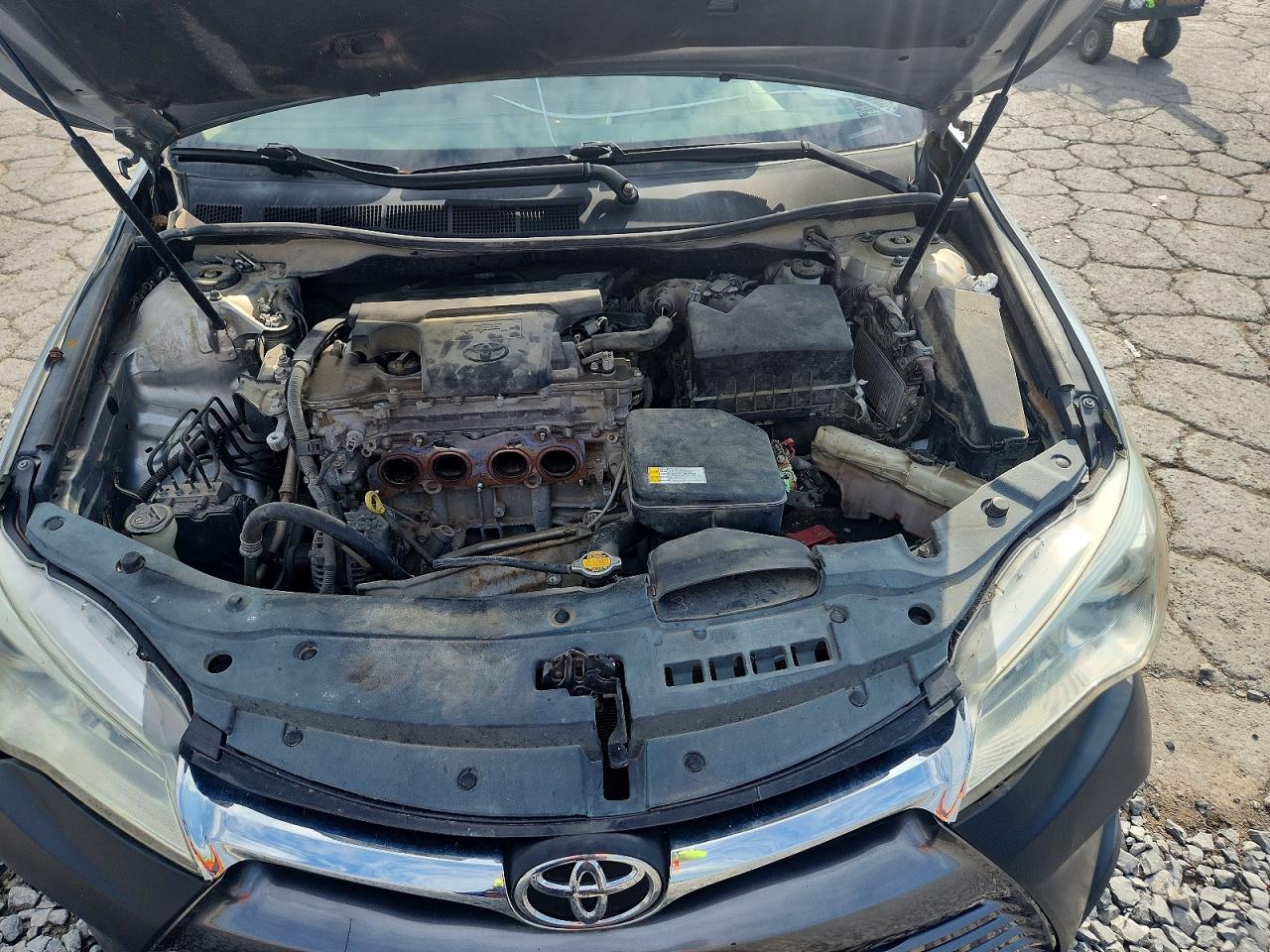 2015 Toyota Camry Le Серебряный vin: 4T4BF1FKXFR454457