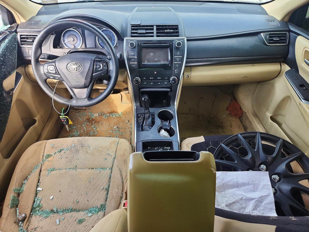 2015 Toyota Camry Le Серебряный vin: 4T4BF1FKXFR454457