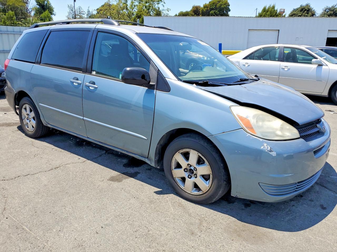 2004 Toyota Sienna Le 7 Passenger Blue vin: 5TDZA23C64S152339