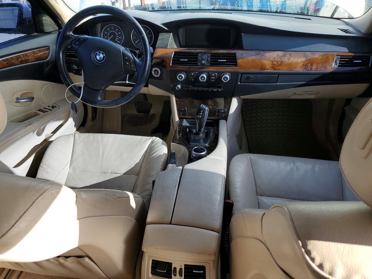 2010 Bmw 528 Xi White vin: WBANV1C50AC156847