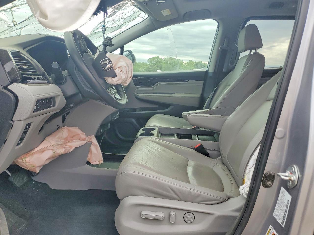 2023 Honda Odyssey Touring Серебряный vin: 5FNRL6H87PB046027