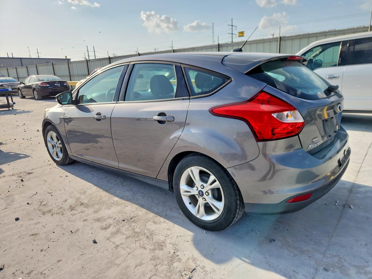 2014 Ford Focus Se Gray vin: 1FADP3K28EL192387