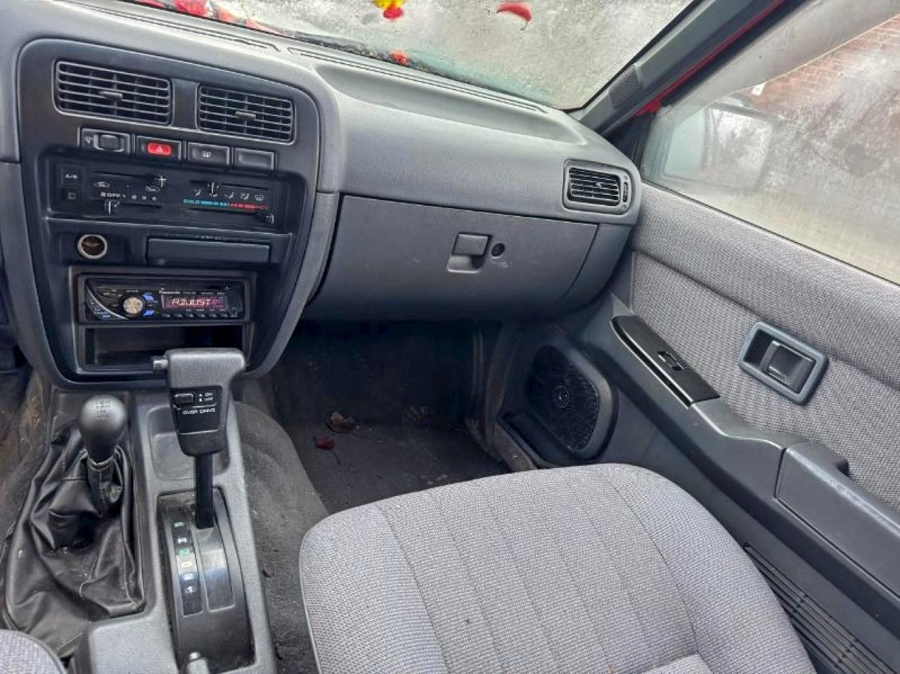1995 Nissan Pathfinder Le Red vin: JN8HD17Y5SW086483