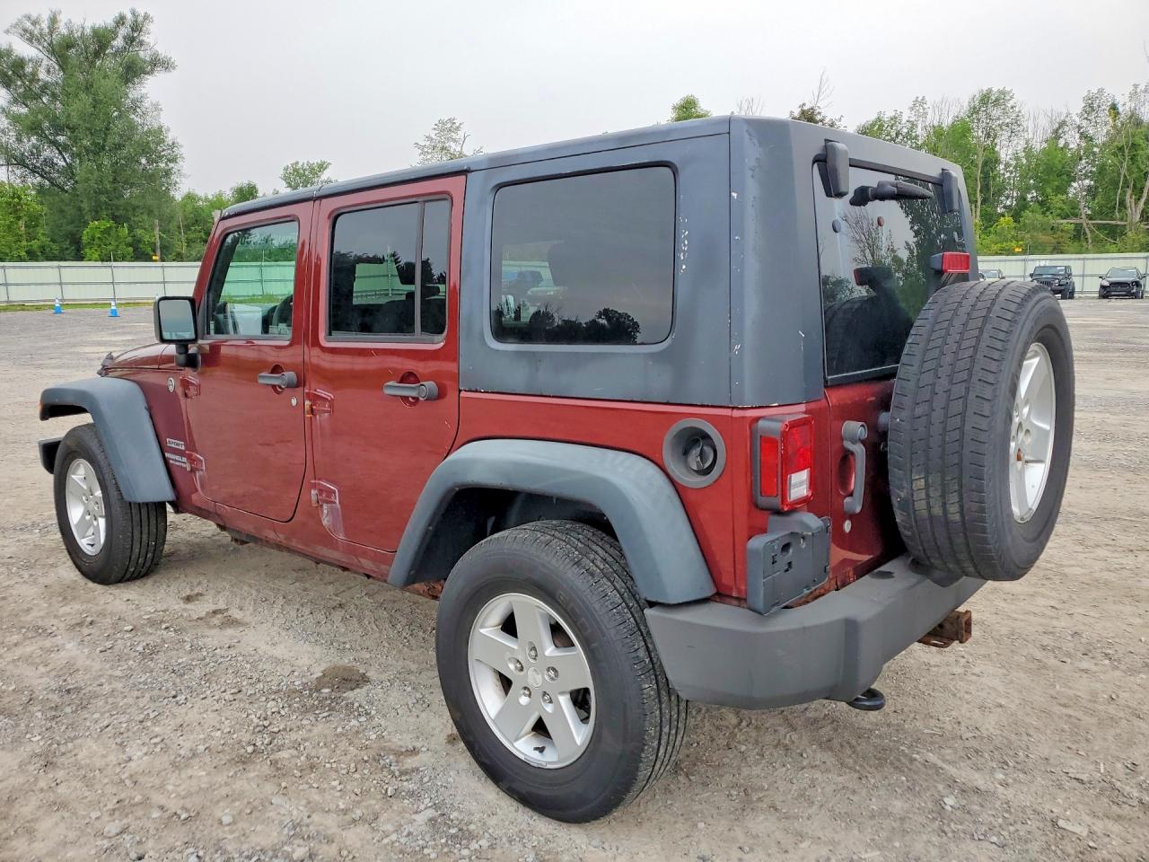 2010 Jeep Wrangler Unlimited Sport Бордовый vin: 1J4BA3H12AL174182