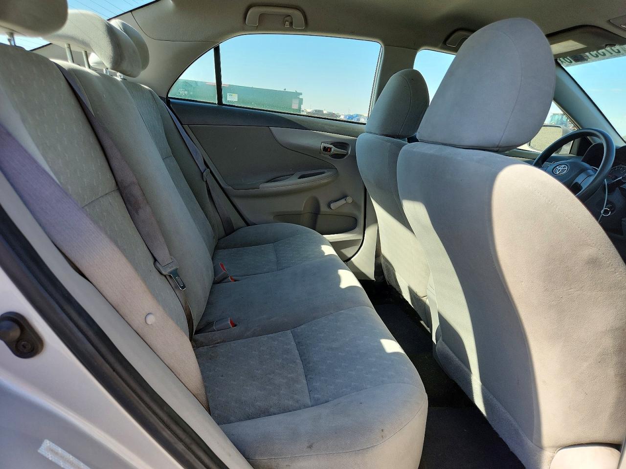 2010 Toyota Corolla Base Silver vin: 1NXBU4EE4AZ225679