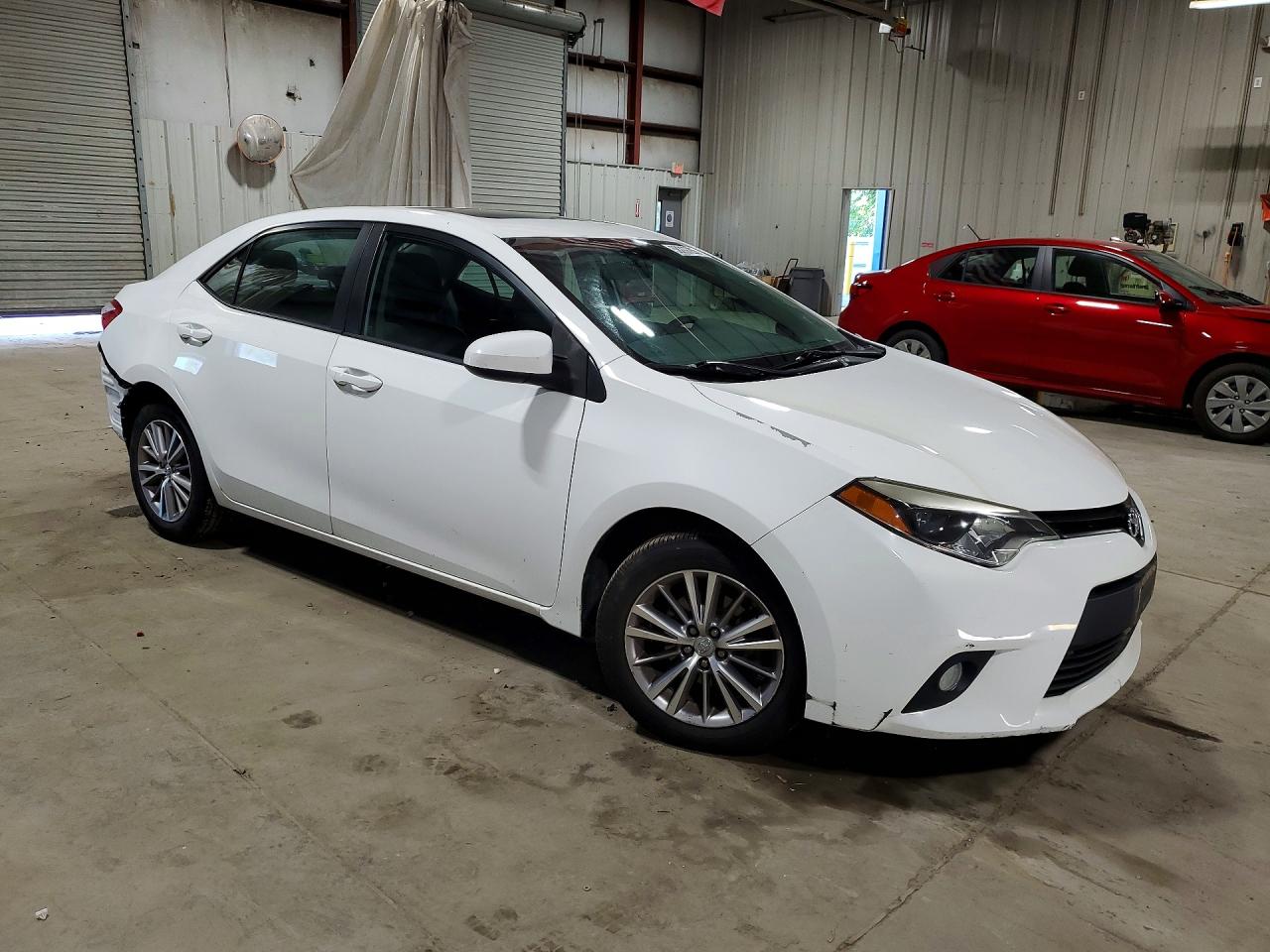 2014 Toyota Corolla Le Premium White vin: 5YFBURHE3EP133379