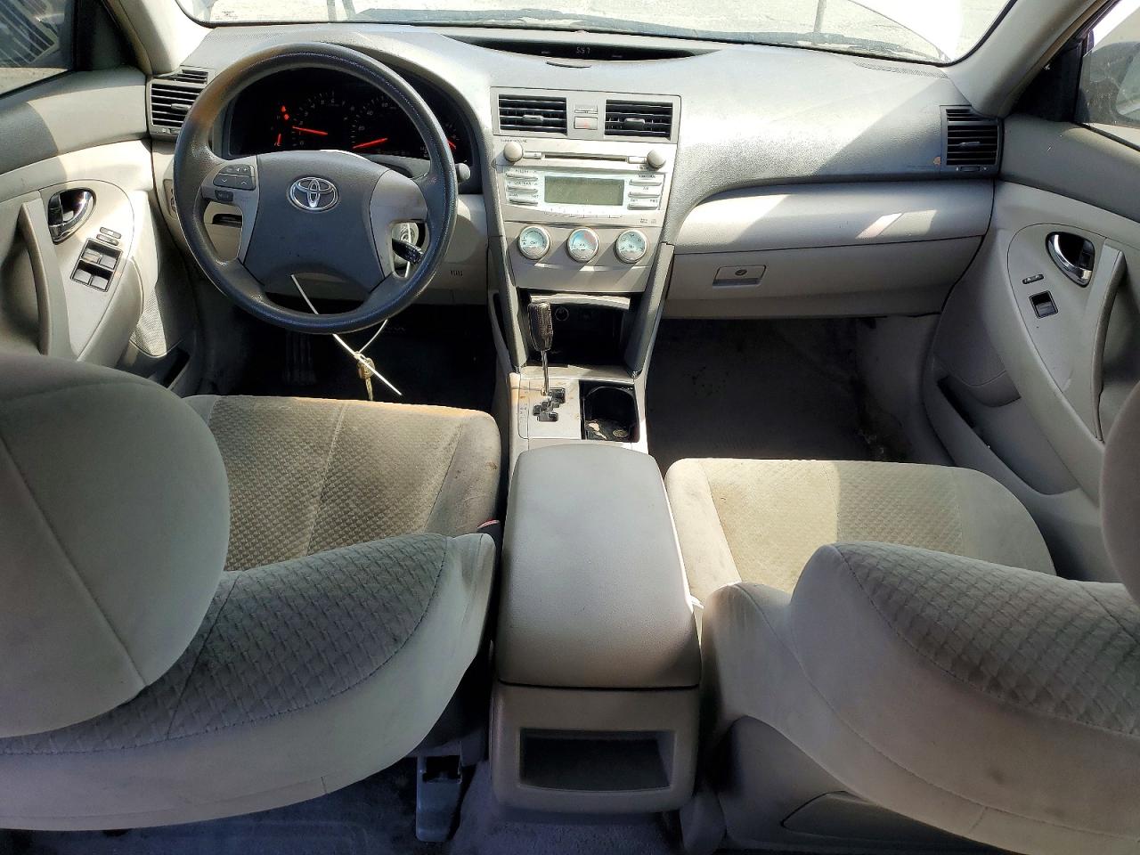 2007 Toyota Camry Le Gray vin: JTNBE46K973058168