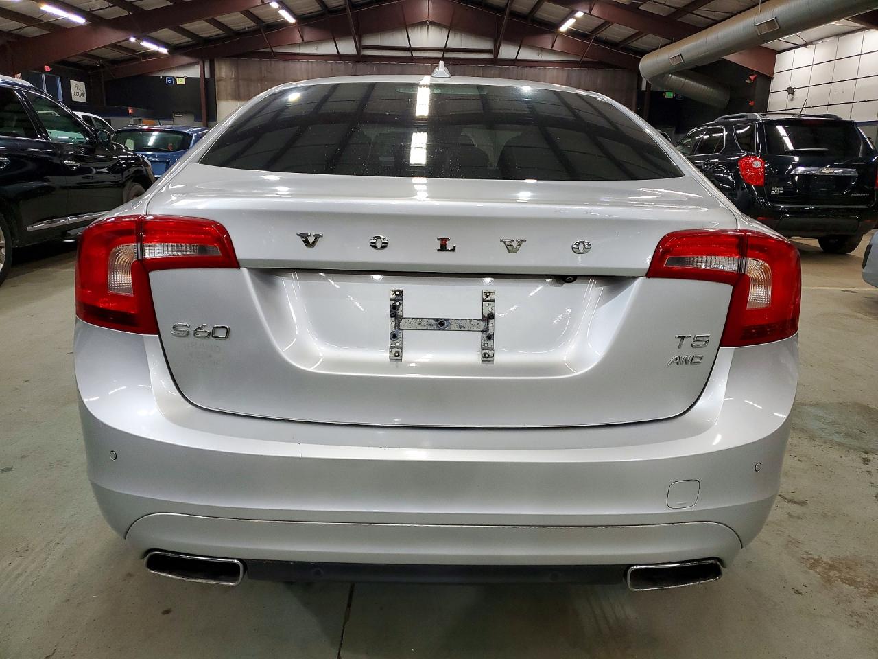 2015 Volvo S60 Platinum Silver vin: YV1612TM3F2355849