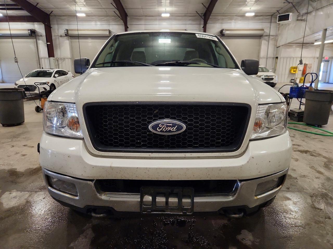 2005 Ford F150 White vin: 1FTPX145X5FB24254
