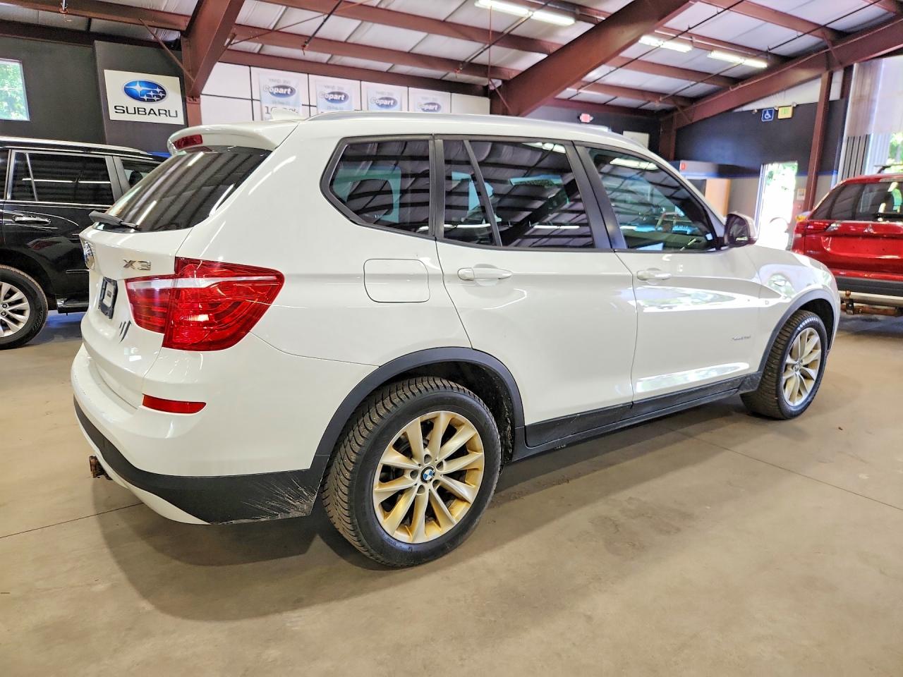 2015 Bmw X3 White vin: 5UXWY3C57F0E95559
