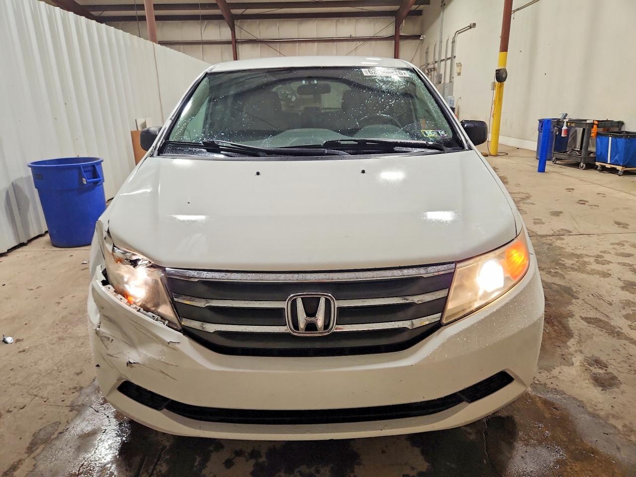 2012 Honda Odyssey Ex White vin: 5FNRL5H47CB021842