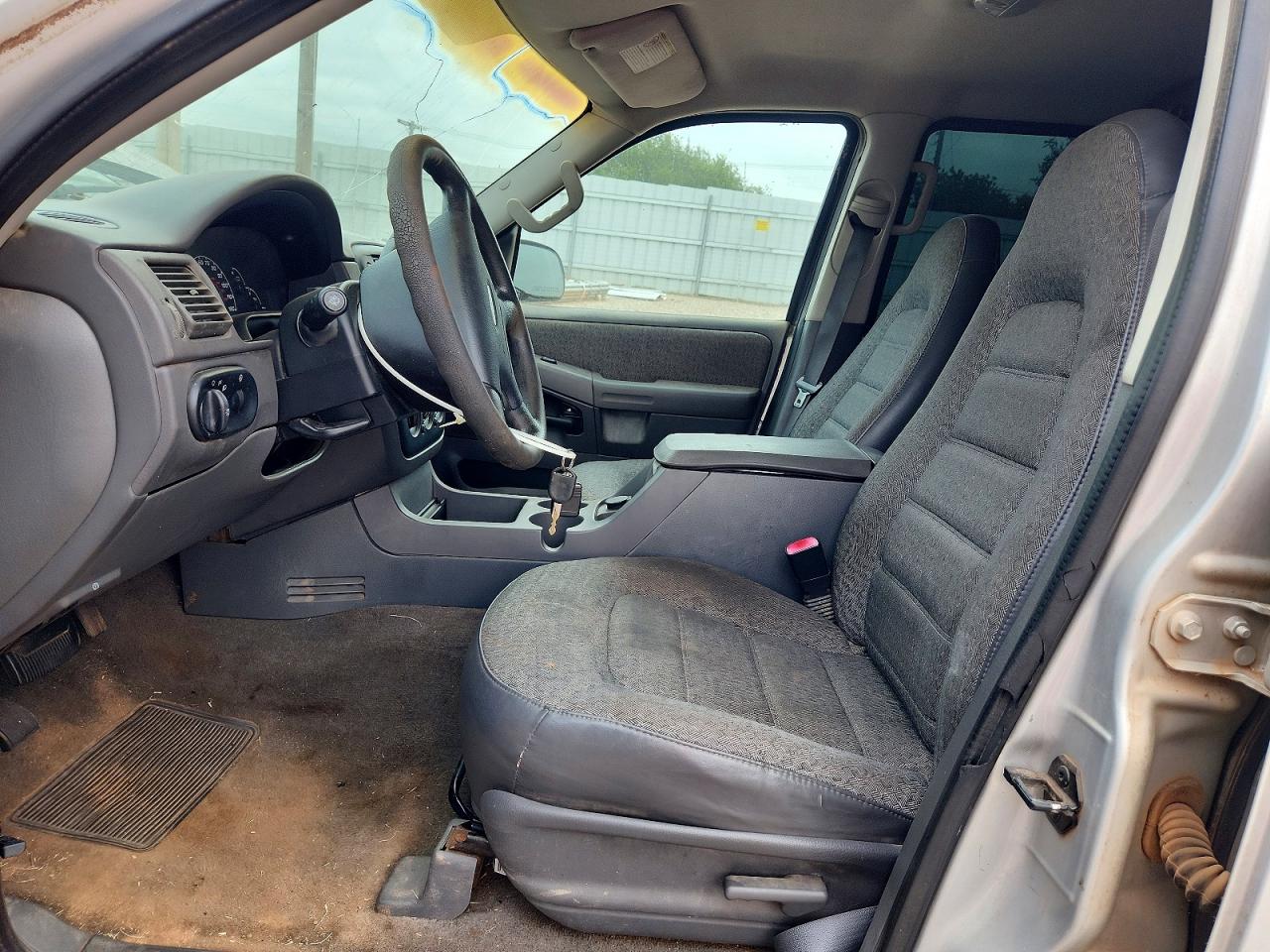 2002 Ford Explorer Xls Silver vin: 1FMZU62E42UB93090
