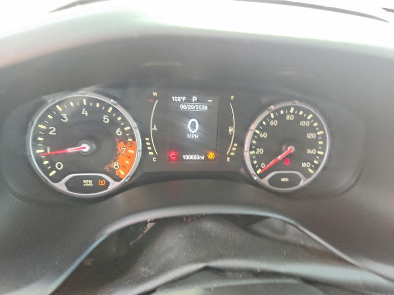 2015 Jeep Renegade Latitude Red vin: ZACCJABTXFPB27932