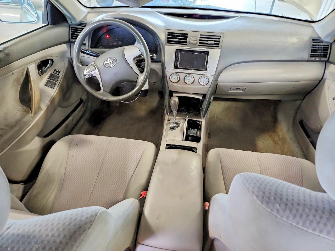 2010 Toyota Camry Le Серебряный vin: 4T1BF3EK8AU079829