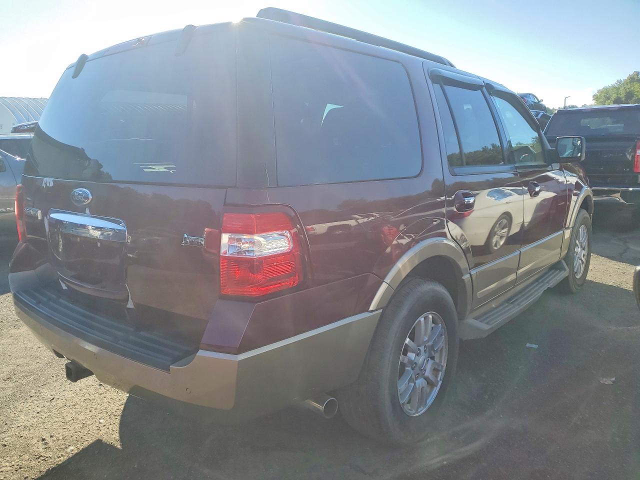 2012 Ford Expedition Xlt Burgundy vin: 1FMJU1J5XCEF07550
