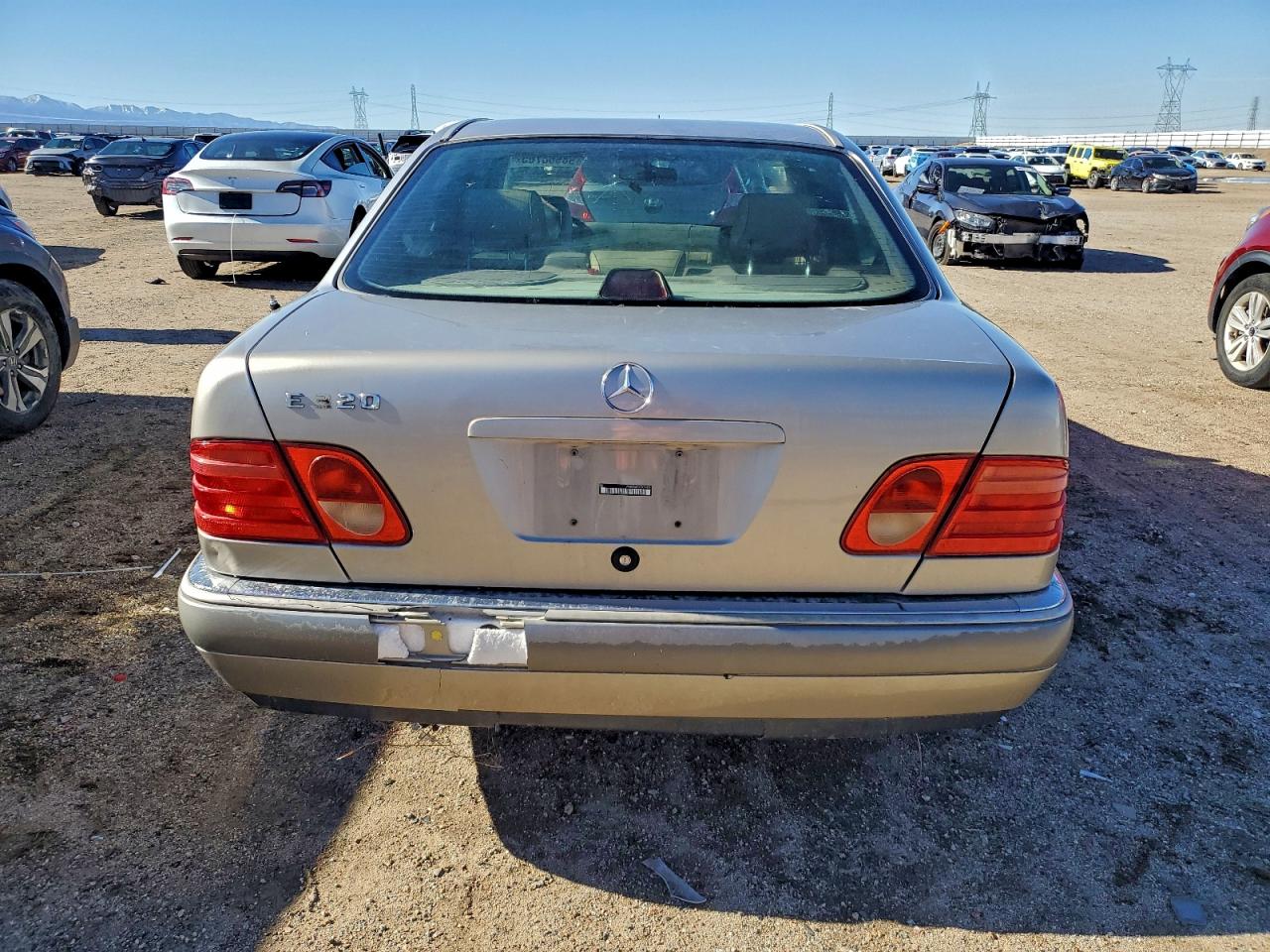 1996 Mercedes-benz E 320 Желто-коричневый vin: WDBJF55FXTJ010822