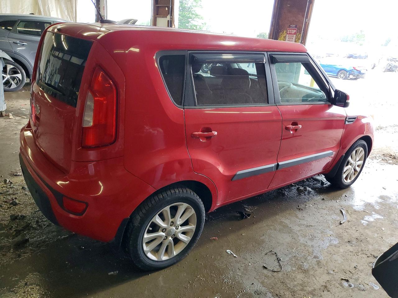 2012 Kia Soul + Red vin: KNDJT2A62C7467829