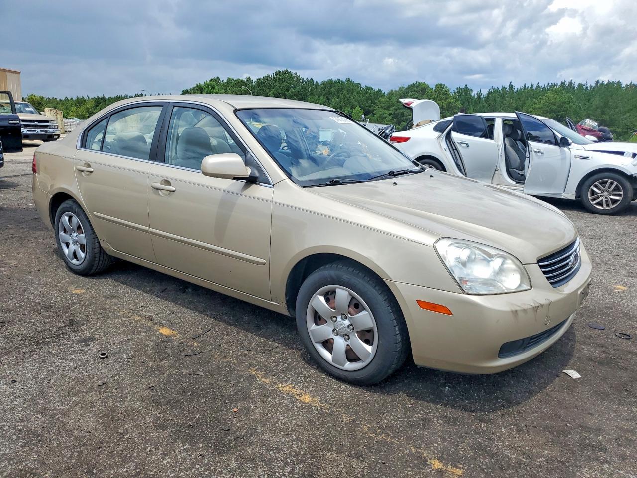 2008 Kia Optima Lx Beige vin: KNAGE123885244942