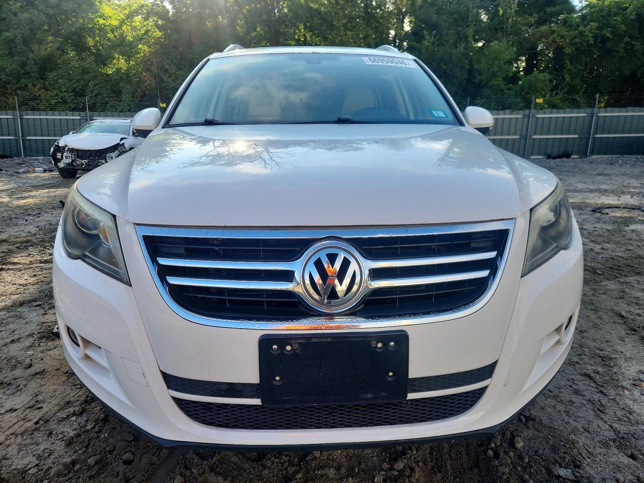 2011 Volkswagen Tiguan S White vin: WVGBV7AX4BW514136