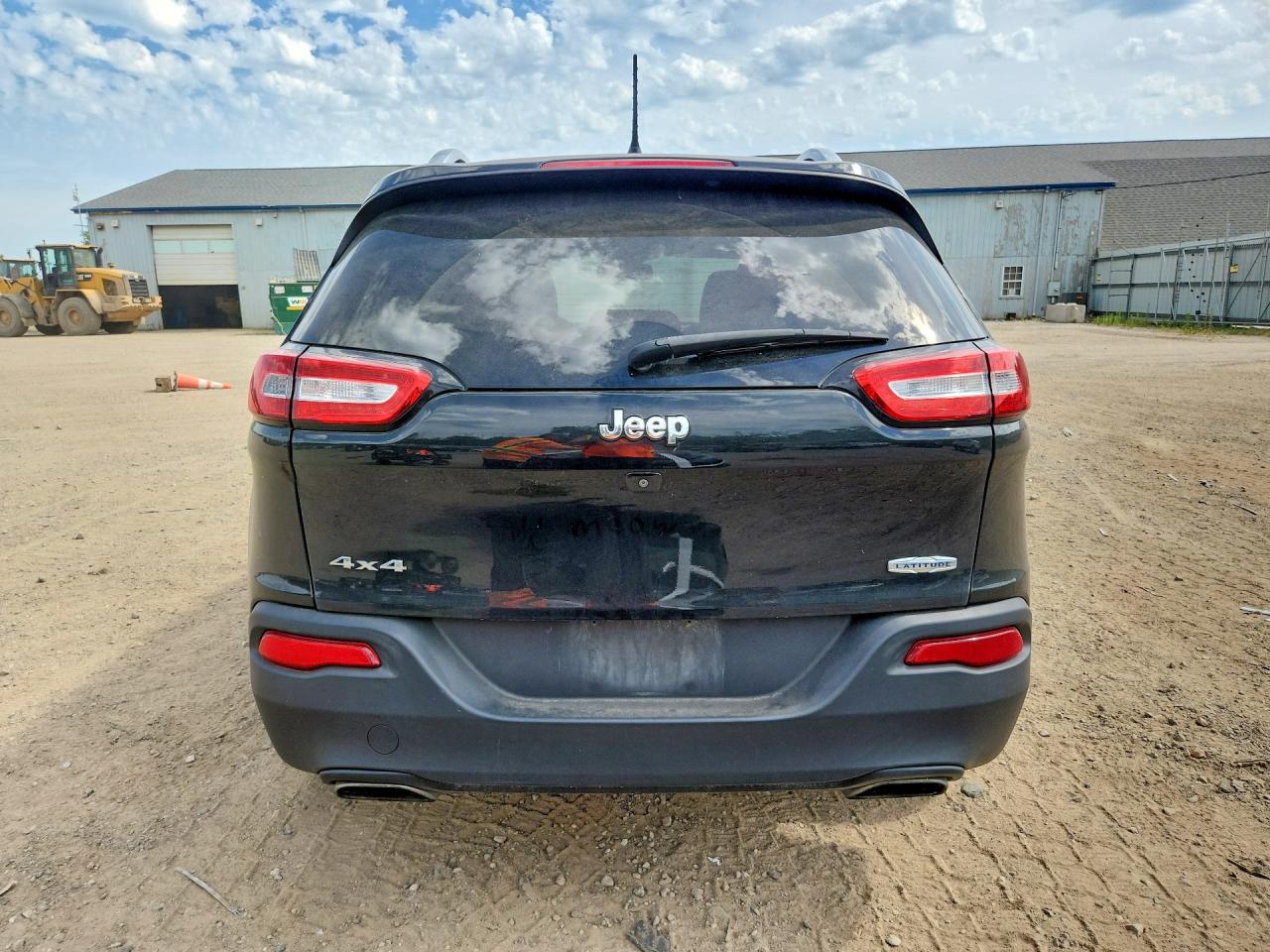 2015 Jeep Cherokee Latitude Black vin: 1C4PJMCS7FW755443