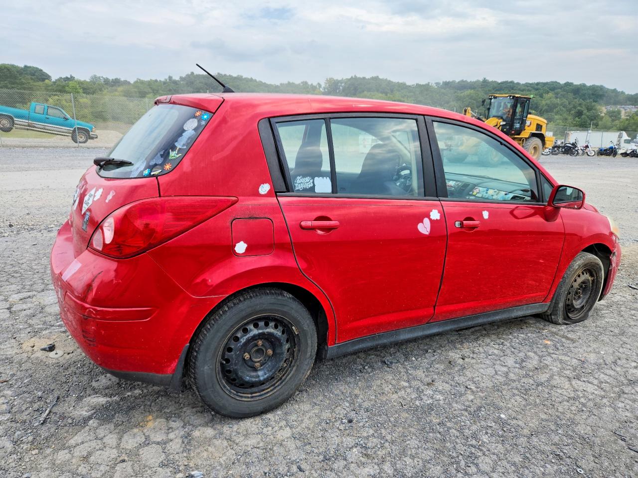 2009 Nissan Versa 1.8 S Red vin: 3N1BC13E19L364959