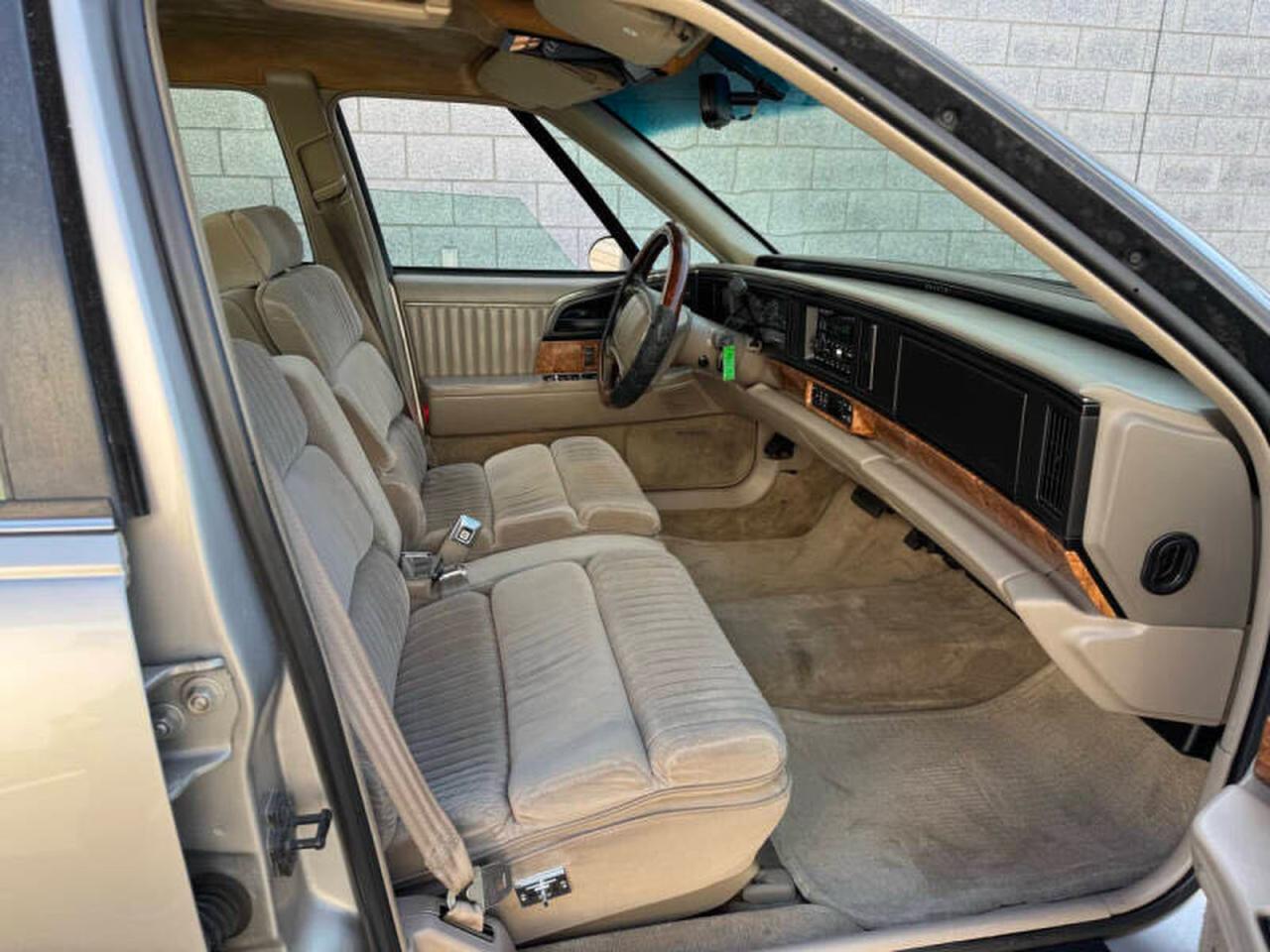 1996 Buick Park Avenue Tan vin: 1G4CW52K8TH619048