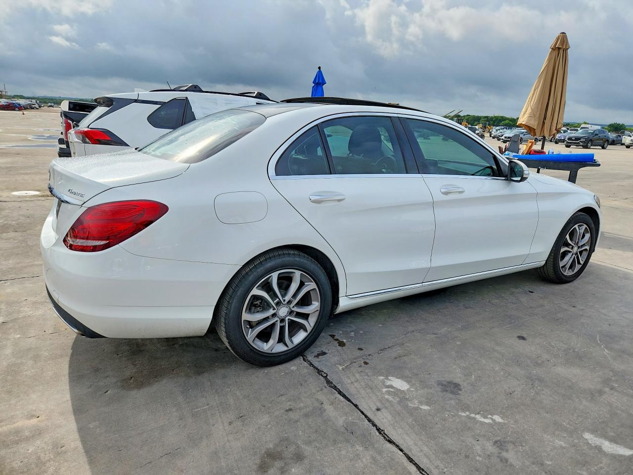2015 Mercedes-benz C 300 4matic White vin: 55SWF4KB7FU074961