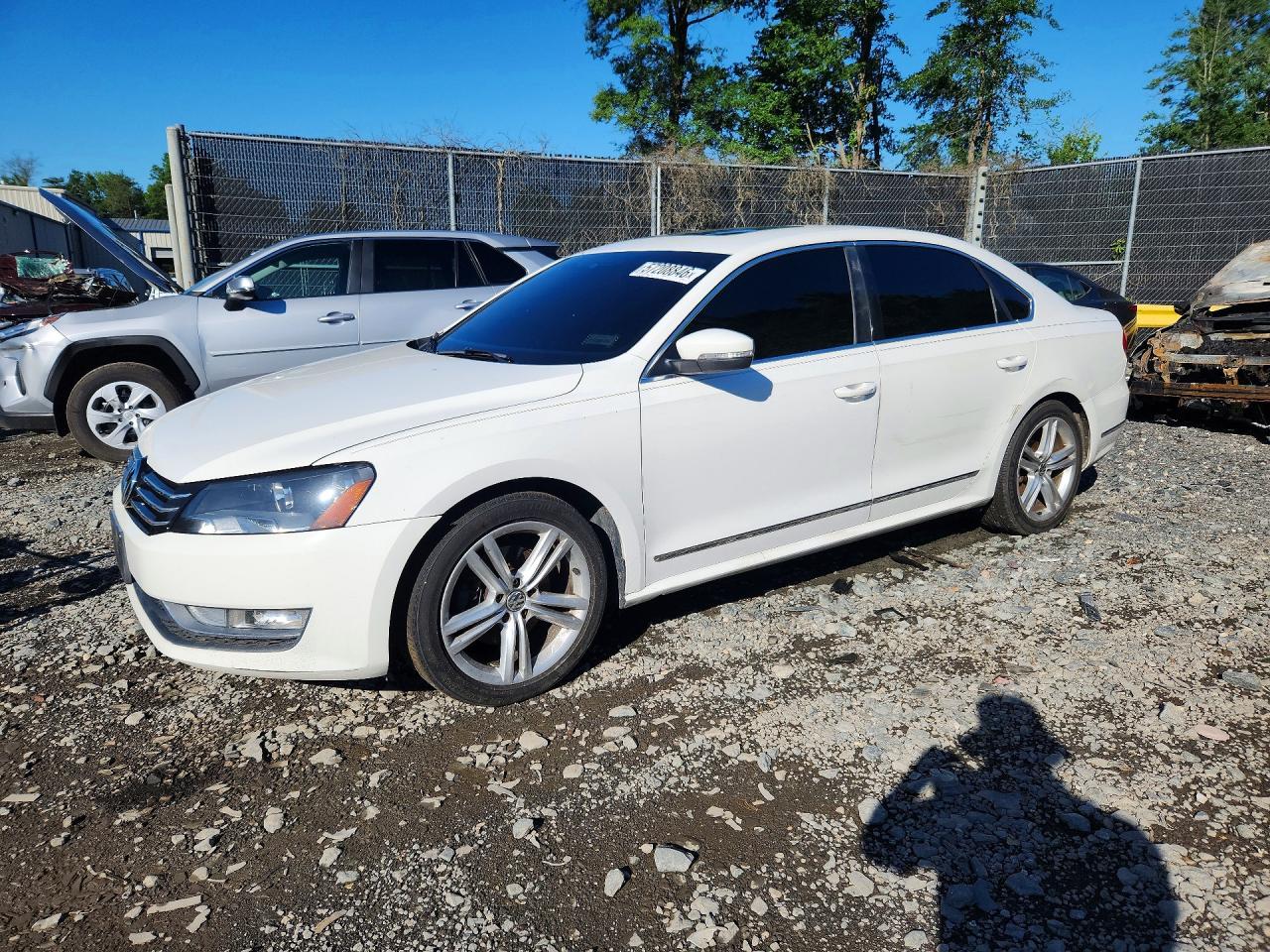 2015 Volkswagen Passat Se Белый vin: 1VWBT7A30FC005124