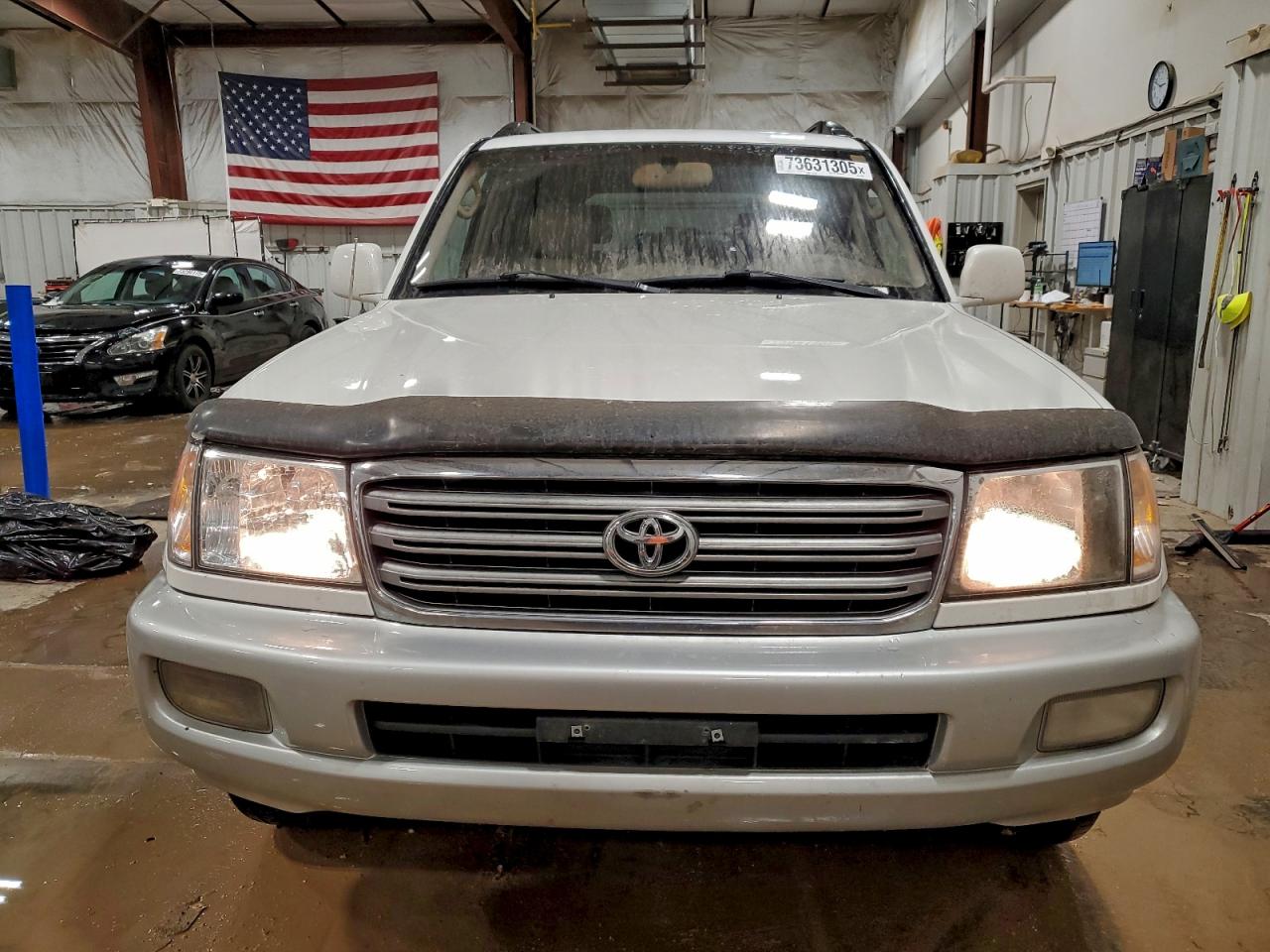 2004 Toyota Land Cruiser White vin: JTEHT05J642060396