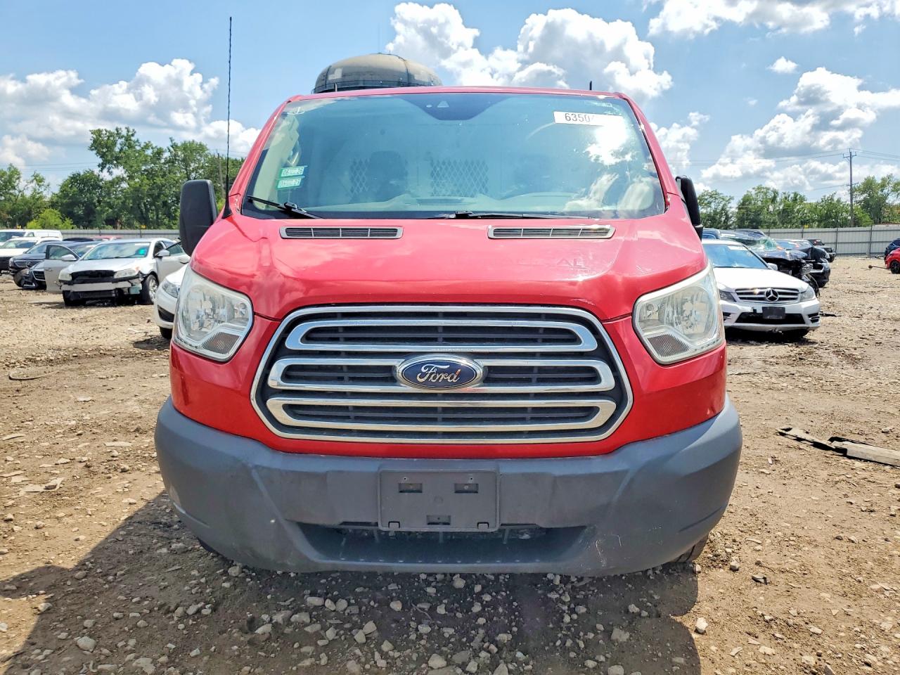 2015 Ford Transit T-250 Red vin: 1FTYR1YM4FKA83354