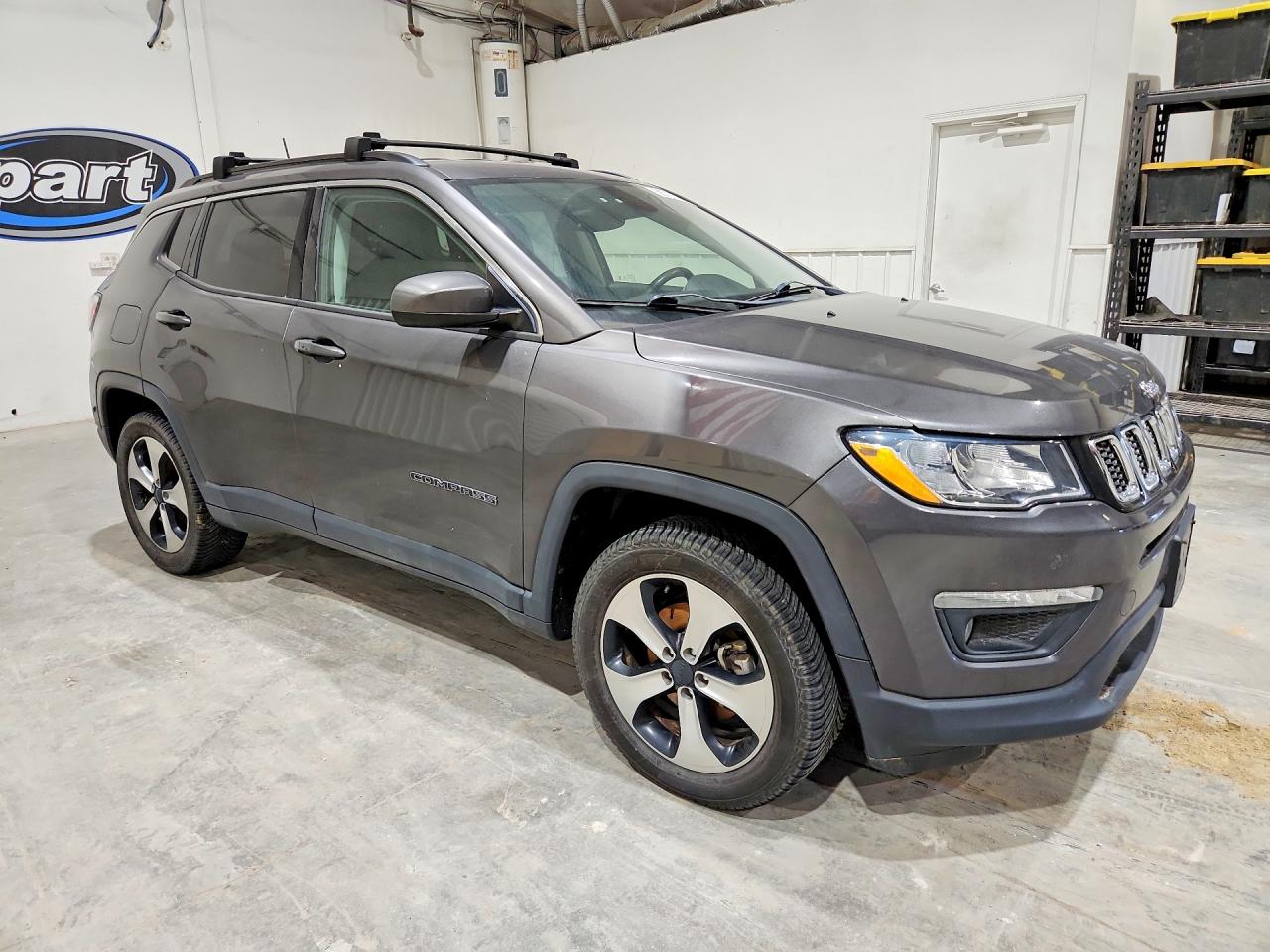 2017 Jeep Compass Latitude Серый vin: 3C4NJDBB3HT629176