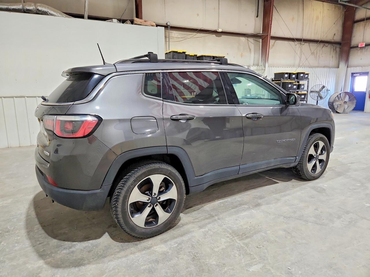 2017 Jeep Compass Latitude Серый vin: 3C4NJDBB3HT629176