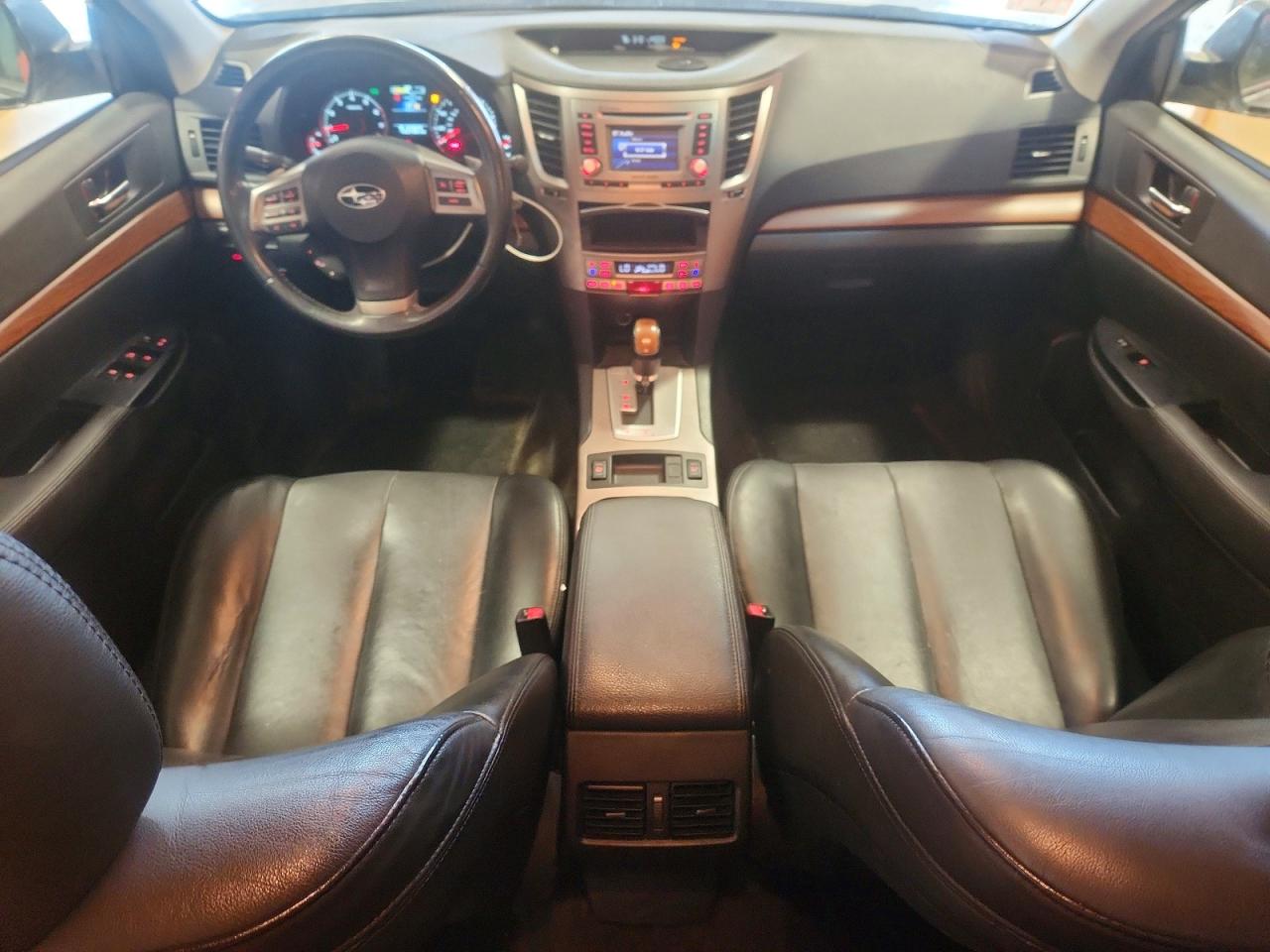 2013 Subaru Outback 2.5i Limited Серебряный vin: 4S4BRBKC1D3244404
