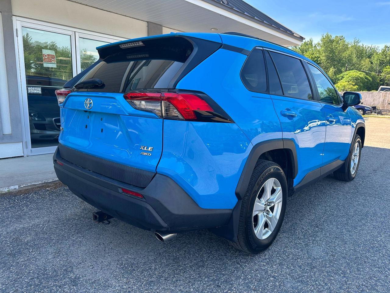 2019 Toyota Rav4 Xle Blue vin: 2T3P1RFVXKC043442