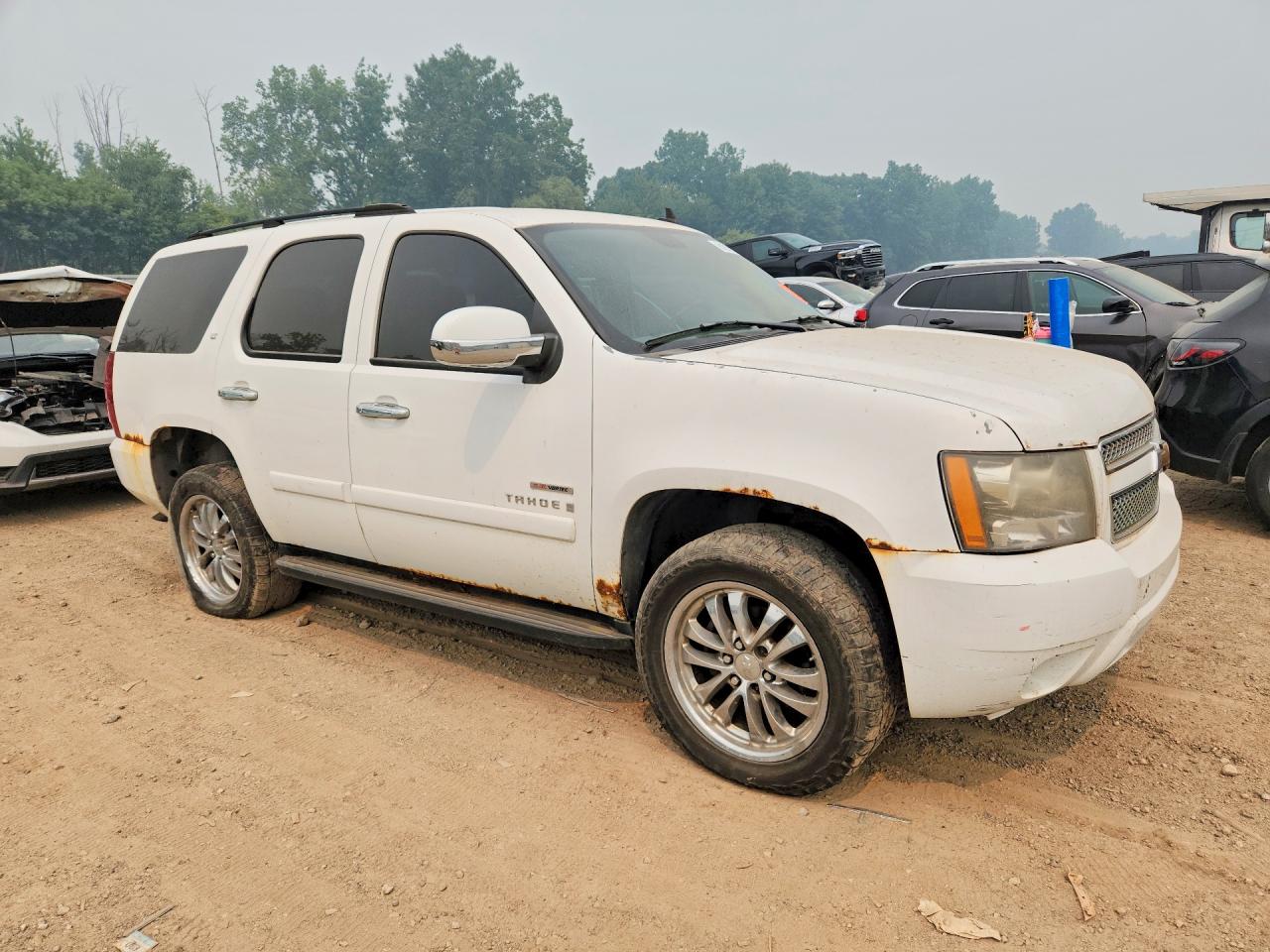 2007 Chevrolet Tahoe K1500 White vin: 1GNFK13037J197117