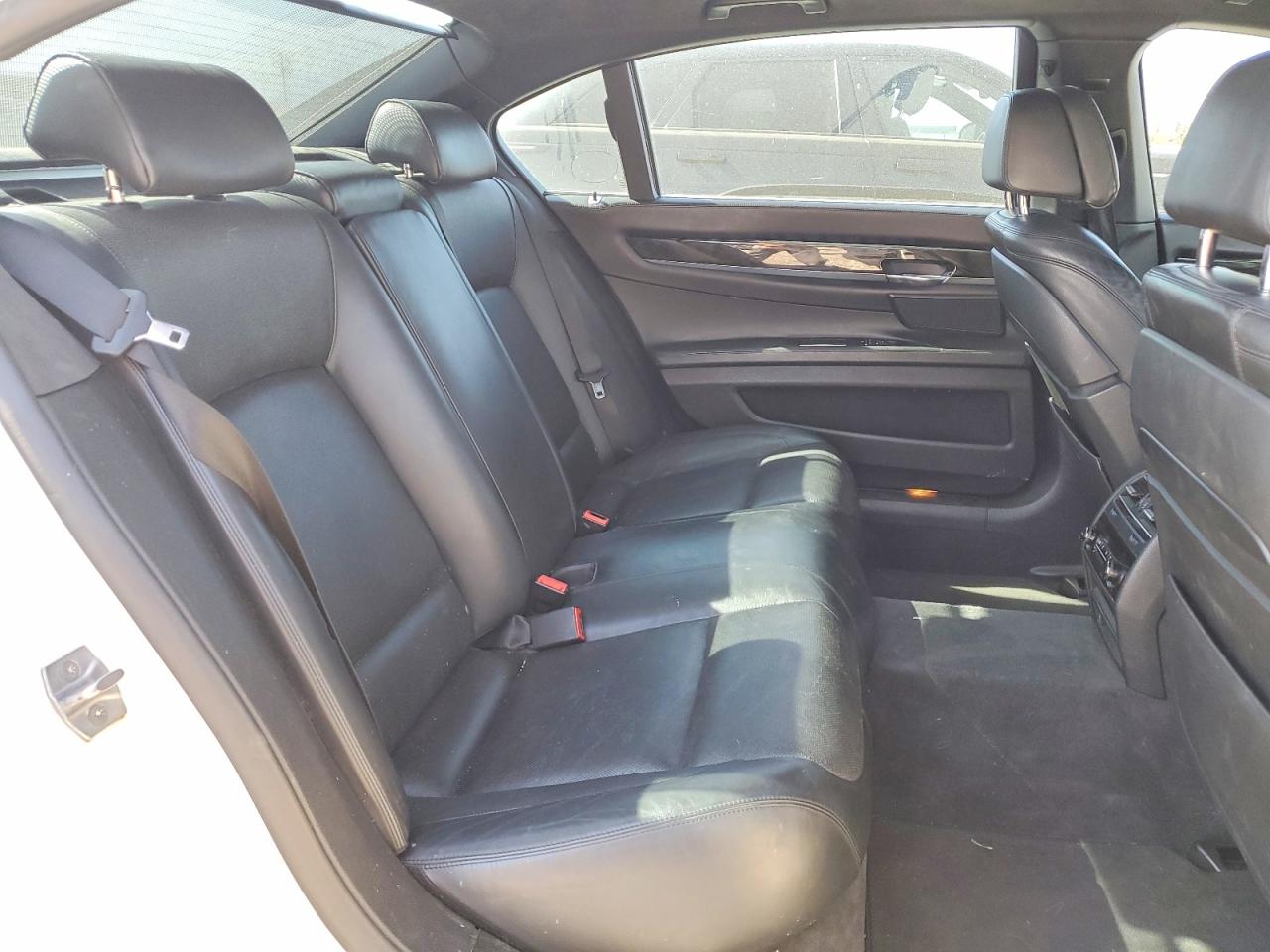 2015 Bmw 750 Li Белый vin: WBAYE8C58FD781620