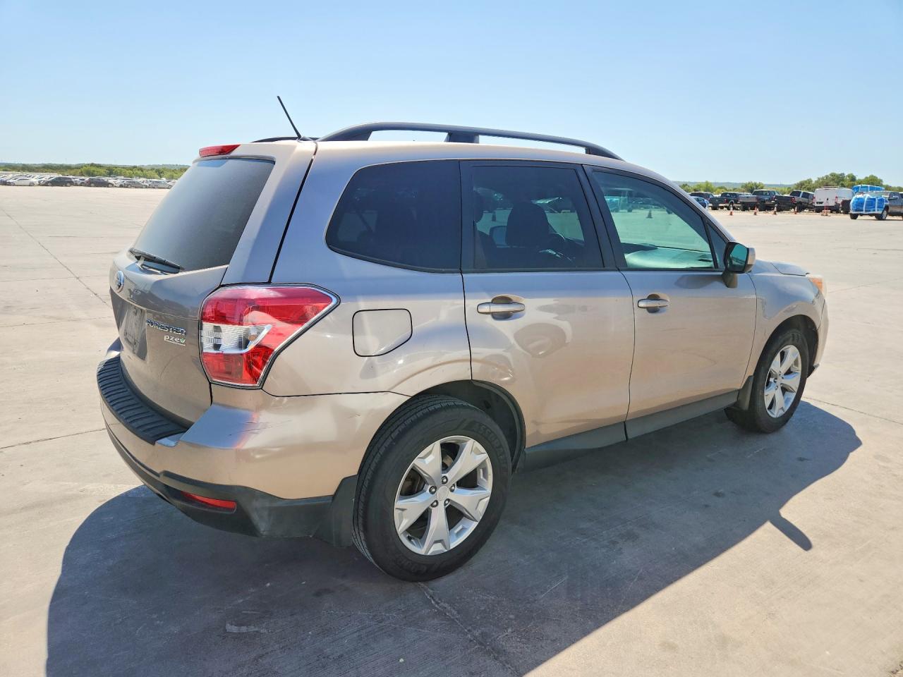 2015 Subaru Forester 2.5i Premium Tan vin: JF2SJADC0FH441865