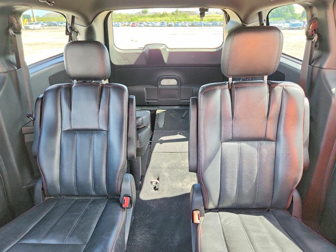 2011 Dodge Grand Caravan R/t Красный vin: 2D4RN7DG3BR696664