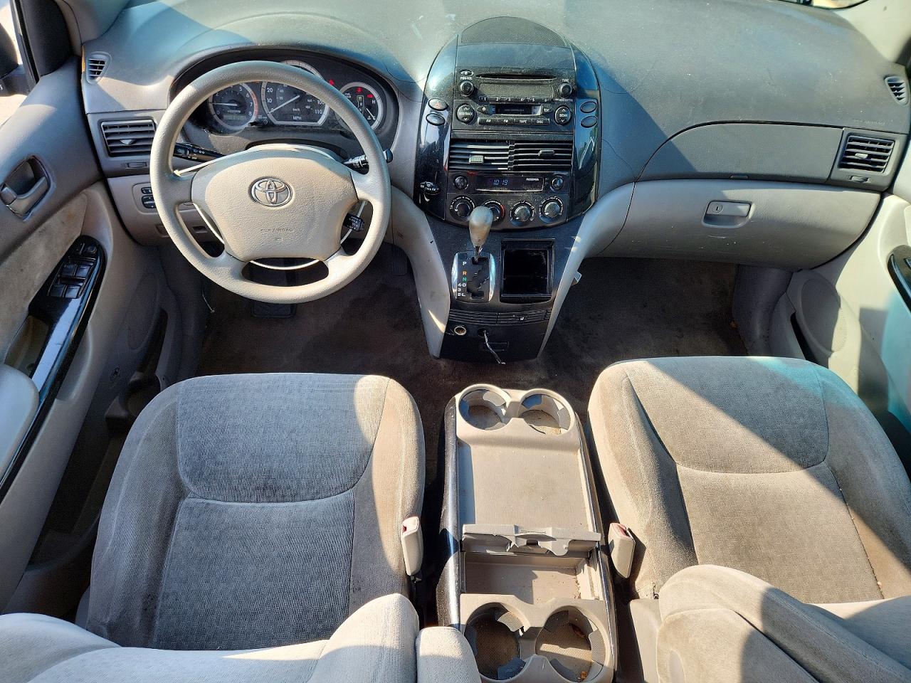 2005 Toyota Sienna Ce 7 Passenger Silver vin: 5TDZA23C25S375978