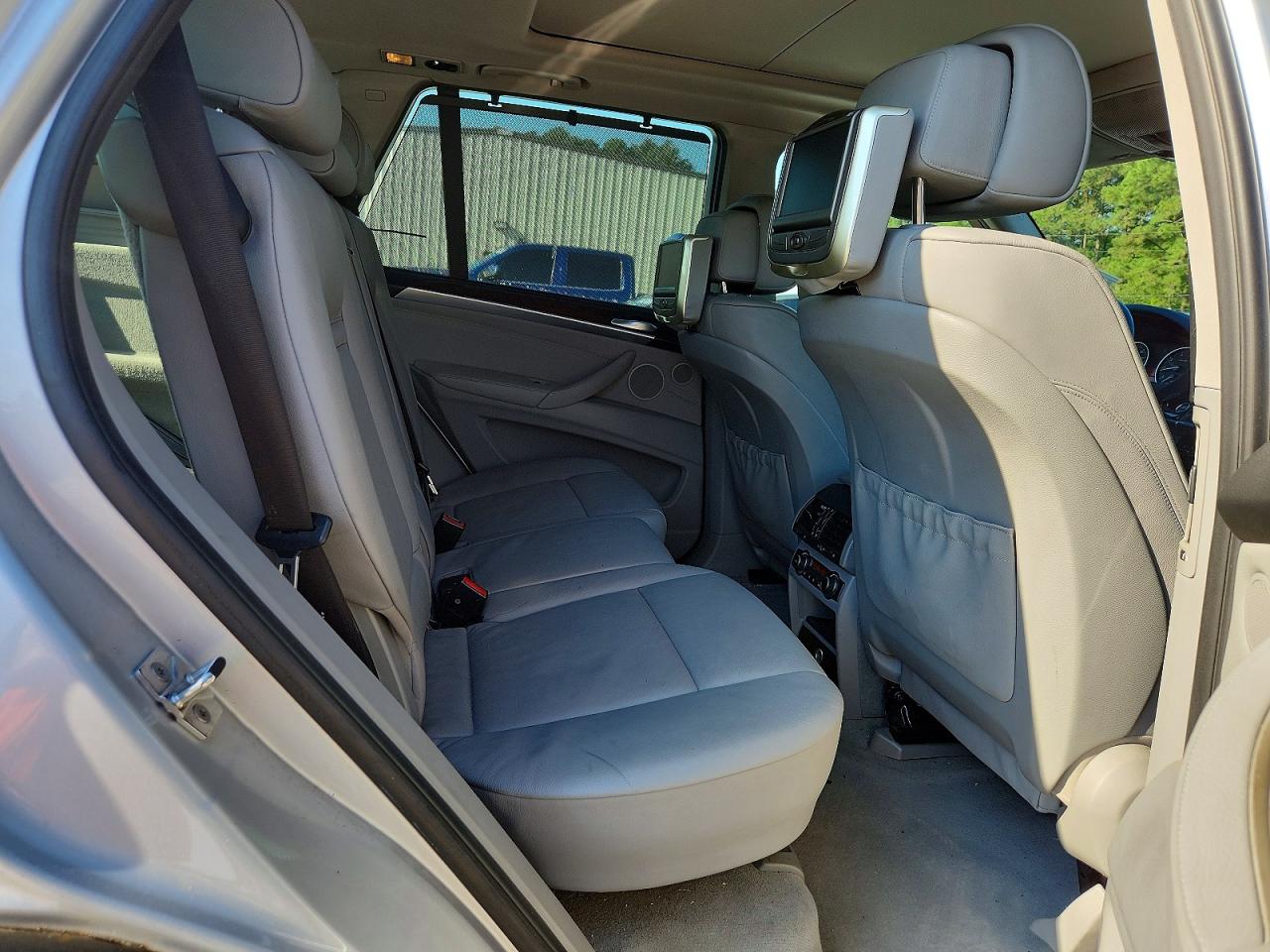 2009 Bmw X5 Xdrive48i Silver vin: 5UXFE83569L310021