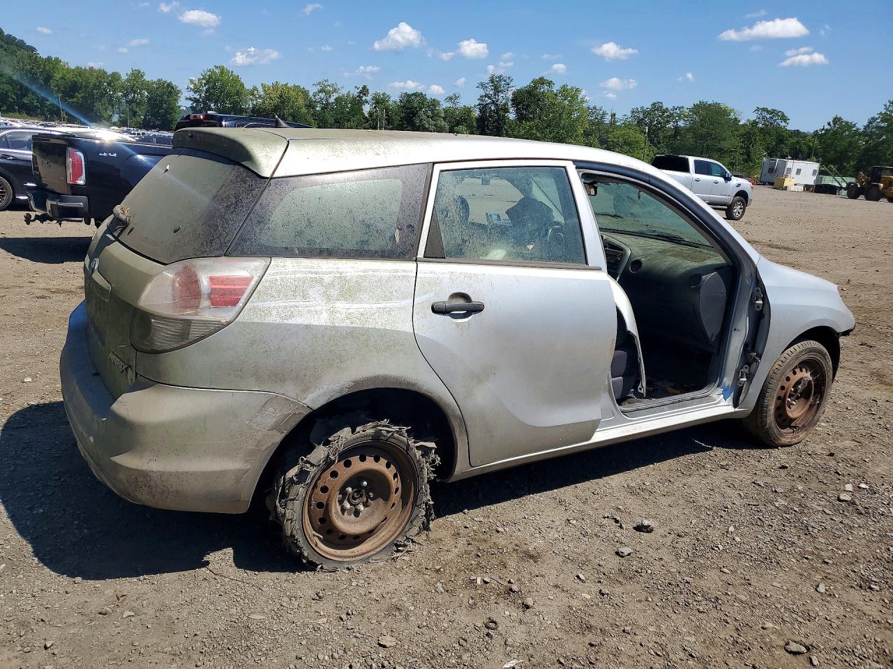 2005 Toyota Matrix Base Silver vin: 2T1LR32E35C470243