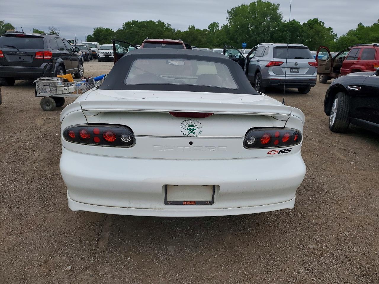 1997 Chevrolet Camaro Base Белый vin: 2G1FP32K2V2106454