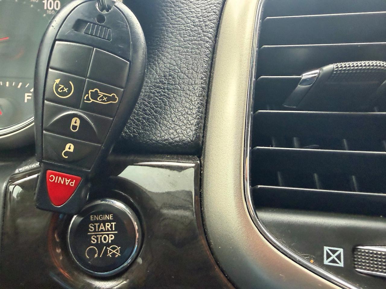2012 Jeep Grand Cherokee Laredo Gray vin: 1C4RJEAT2CC307442