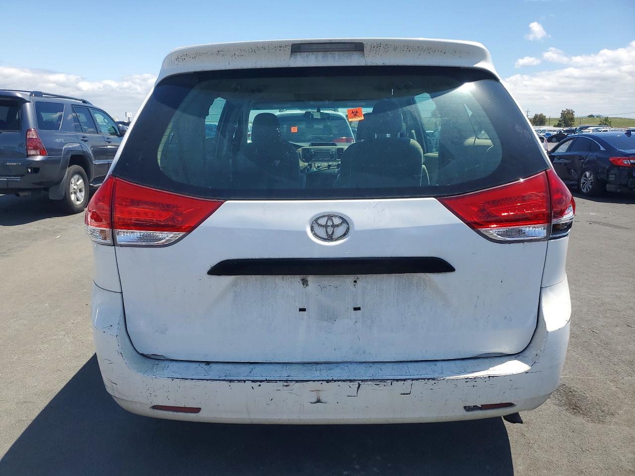 2013 Toyota Sienna L 7-passenger White vin: 5TDZK3DC9DS323411
