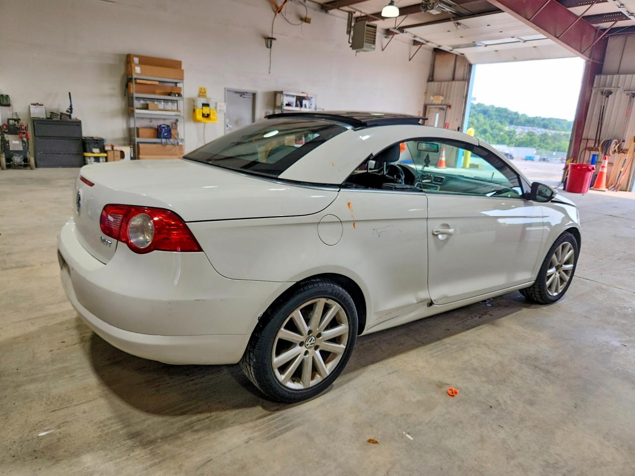 2009 Volkswagen Eos Turbo White vin: WVWBA71F79V018707