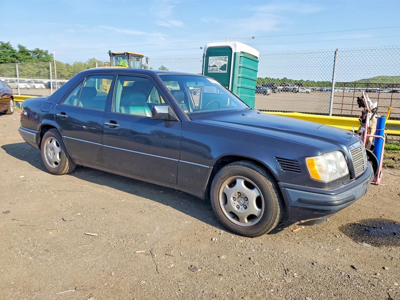 1995 Mercedes-benz E 300d Blue vin: WDBEB31E0SC240130